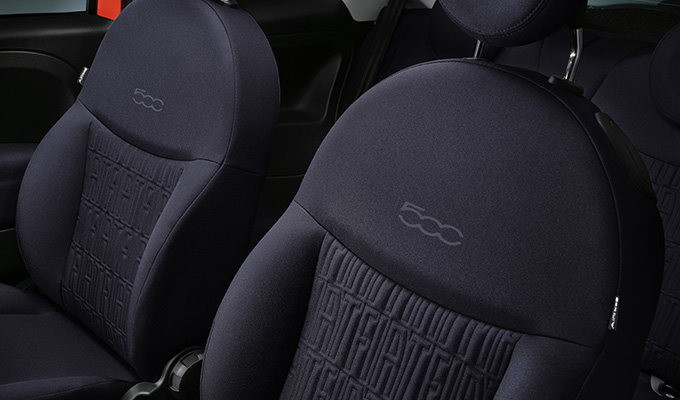 Sedili in tessuto blu con monogram FIAT