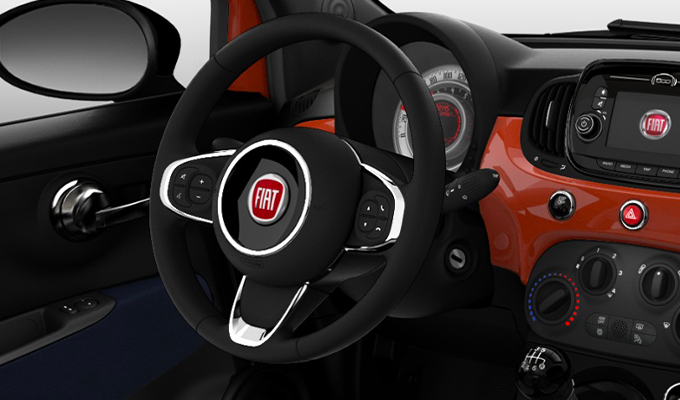 Volante avvolgente soft touch con comandi