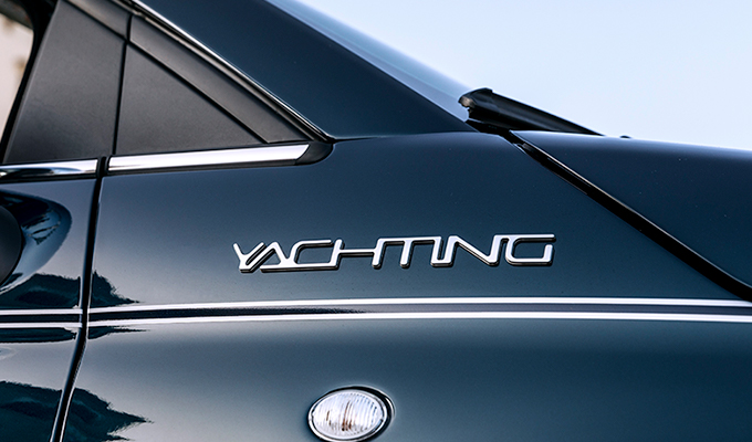 UN BADGE SPECIALE